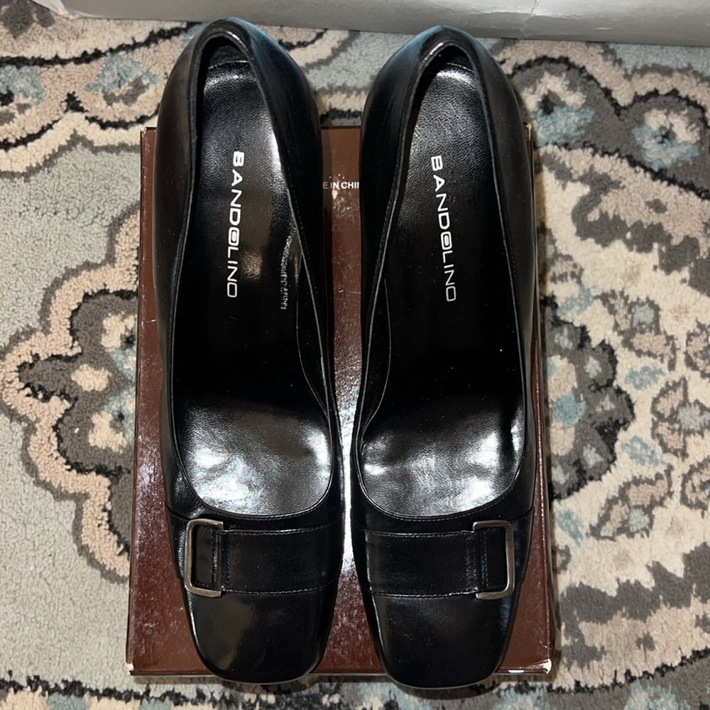 Women’s Black Pumps